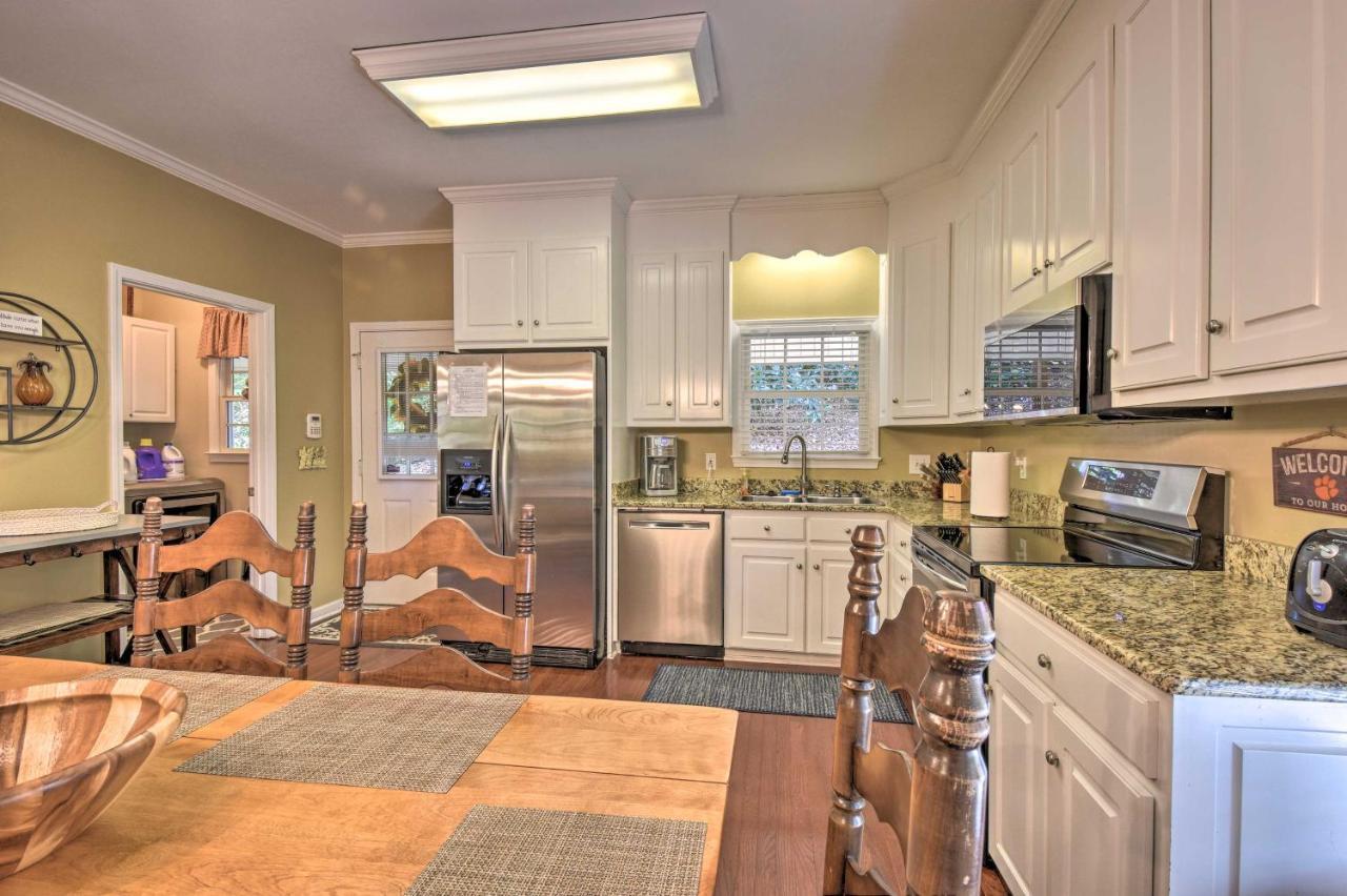 Lake Keowee Escape With Dock, Deck And Lake Access! Six Mile Exterior foto